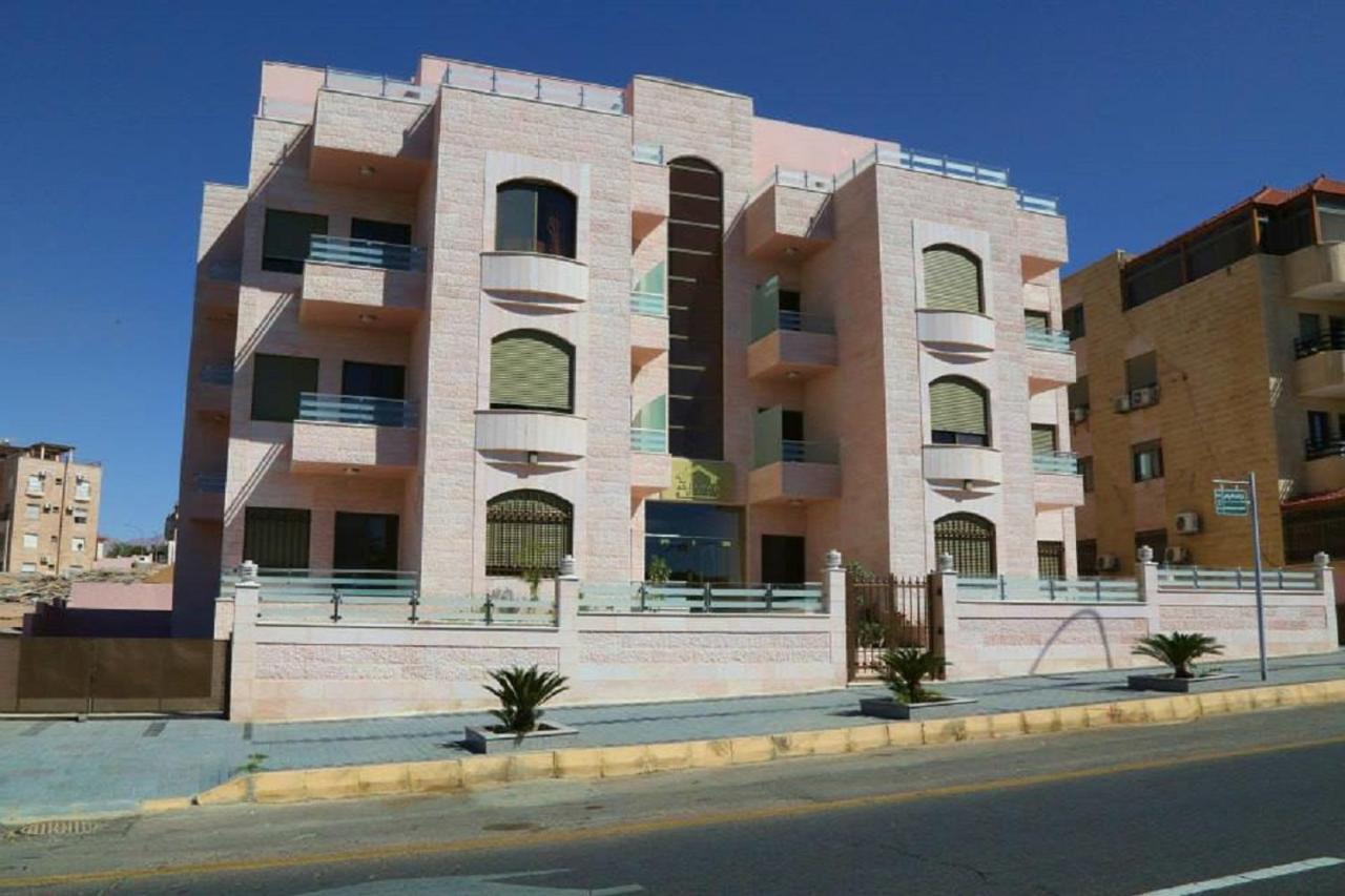 Al Jawad Suites Aqaba Exterior photo